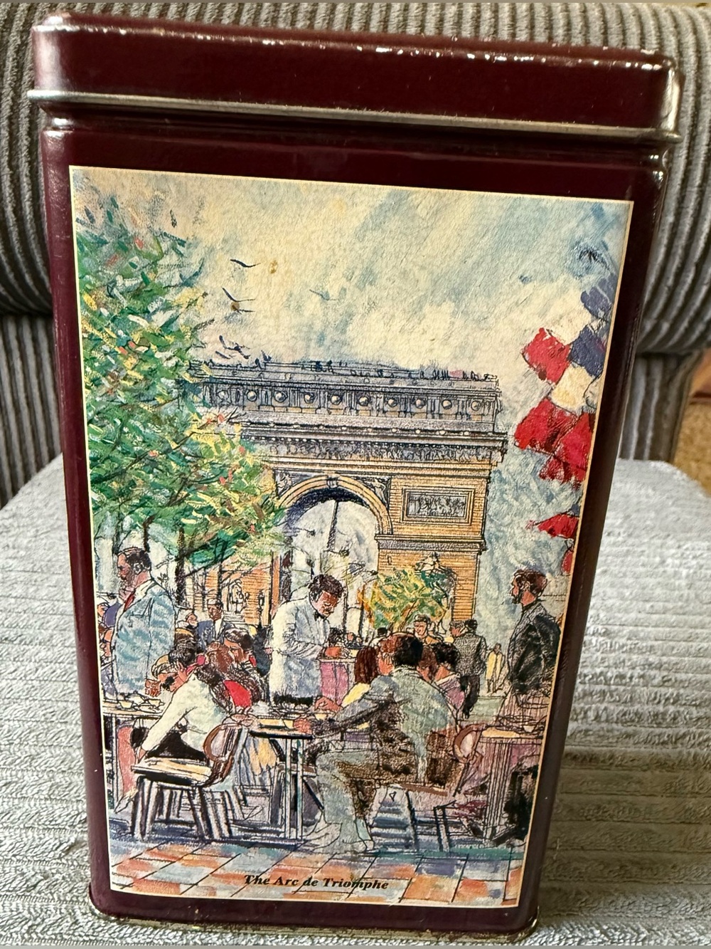 Vintage Maxwell House Coffee Parisian Scene Eiffel Tower Decorative Tin